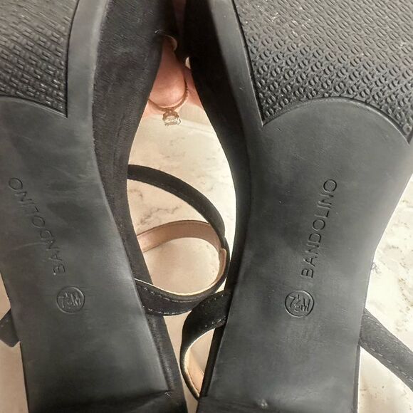 Women’s Bandolino Block Heel - Picture 5 of 5